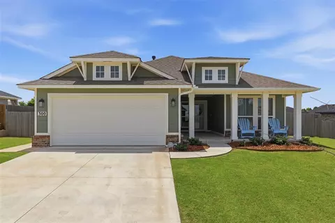 300 Isabella Dr, Blanchard, OK 73010