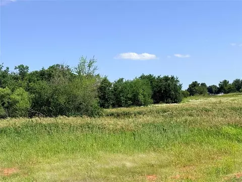 9585 Monterey Dr, Edmond, OK 73025
