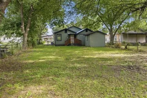 Exterior - 413 SE 3rd St, Ardmore, OK 73401 photo 4 of 4