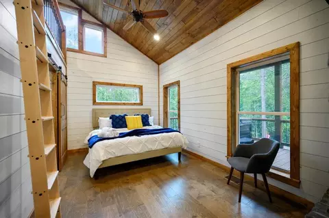 Bedroom - 32 Cedar Tree Trl, Broken Bow, OK 74728 photo 2 of 4