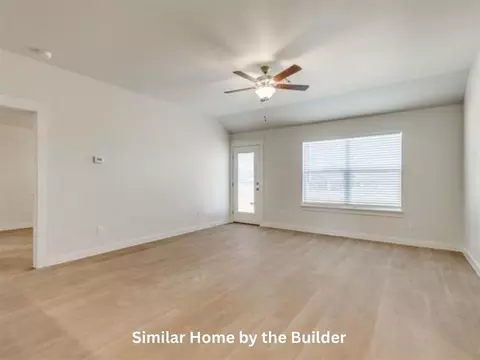 Living - 1625 Highland Loop, Guthrie, OK 73044 photo 2 of 4