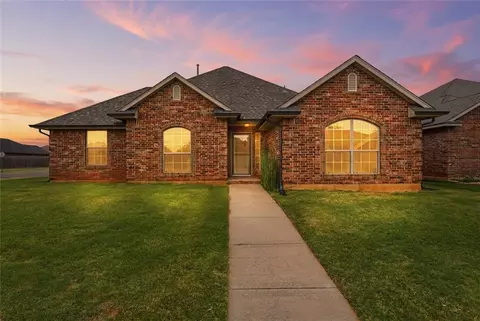 1700 SW 31st St, Moore, OK 73160