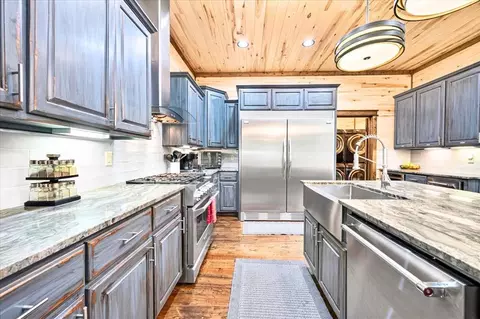 Kitchen - 32 Hickory Leaf Trl, Broken Bow, OK 74728 photo 2 of 4