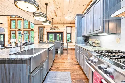 Kitchen - 32 Hickory Leaf Trl, Broken Bow, OK 74728 photo 3 of 4