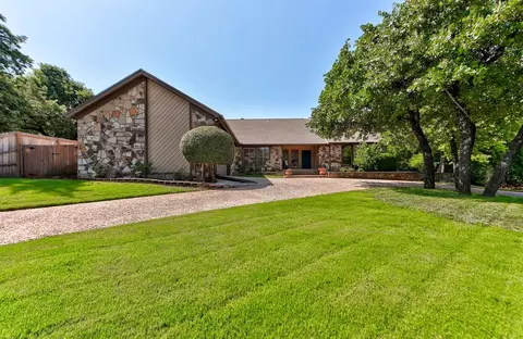 1600 Nightingale Ln, Edmond, OK 73034