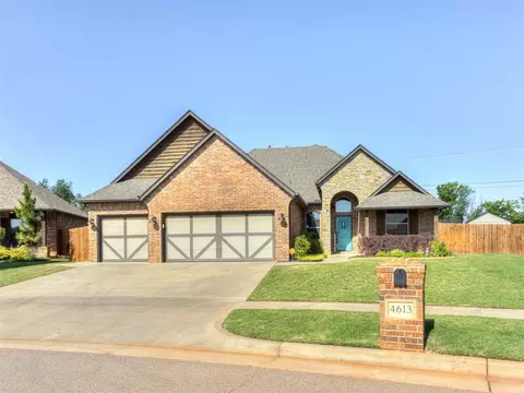4613 Hambletonian Ln, Mustang, OK 73064