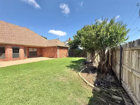 Exterior - 2912 Learly Ln, Altus, OK 73521 photo 5 of 6