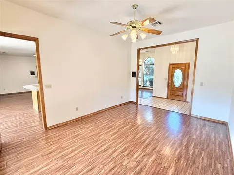 Living - 2912 Learly Ln, Altus, OK 73521 photo 5 of 5