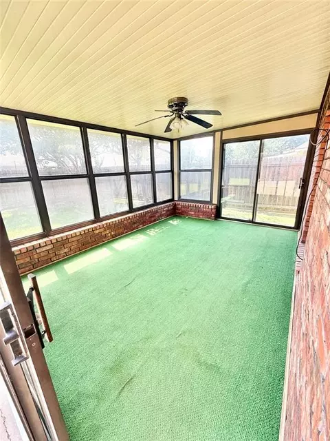 Exterior - 2912 Learly Ln, Altus, OK 73521 photo 3 of 6