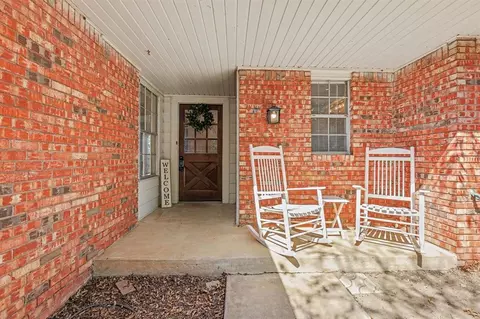 8313 NW 19th St, Oklahoma City, OK 73127