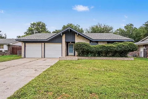 1317 Columbia Cir, Norman, OK 73071