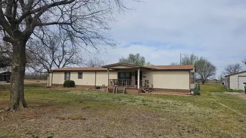 515 W Logan Ave, Cashion, OK 73016