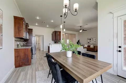 Dining - 2133 E Sooner Rd, Tuttle, OK 73089 photo 3 of 3