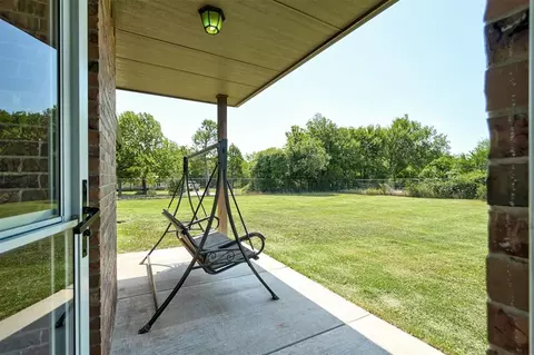 Exterior - 2133 E Sooner Rd, Tuttle, OK 73089 photo 3 of 7