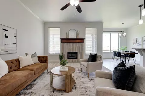 Living - 2133 E Sooner Rd, Tuttle, OK 73089 photo 1 of 2