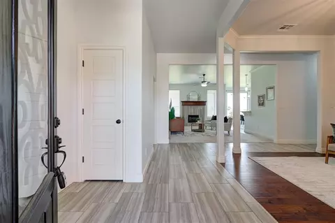 Entry Way - 2133 E Sooner Rd, Tuttle, OK 73089 photo 1 of 8