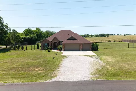 Exterior - 2133 E Sooner Rd, Tuttle, OK 73089 photo 7 of 7