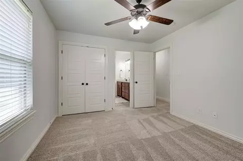 Bedroom - 2133 E Sooner Rd, Tuttle, OK 73089 photo 6 of 8