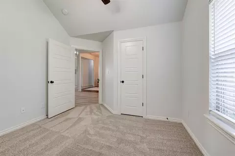 Bedroom - 2133 E Sooner Rd, Tuttle, OK 73089 photo 4 of 8