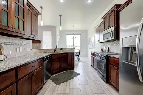 Kitchen - 2133 E Sooner Rd, Tuttle, OK 73089 photo 2 of 2