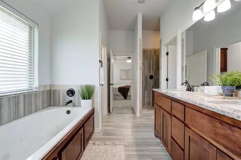 Bath - 2133 E Sooner Rd, Tuttle, OK 73089 photo 1 of 4