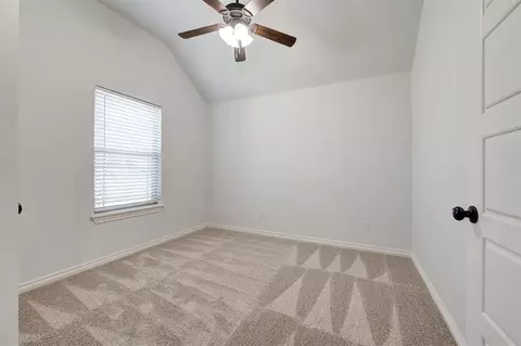 Bedroom - 2133 E Sooner Rd, Tuttle, OK 73089 photo 3 of 8