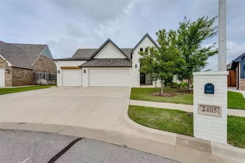 2405 Crystal Creek Dr, Yukon, OK 73099