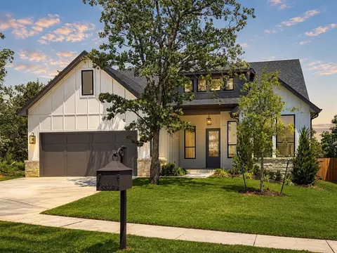 3349 Bourgogne St, Edmond, OK 73034