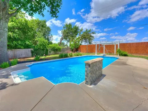 2409 NW 56th St, Oklahoma City, OK 73112