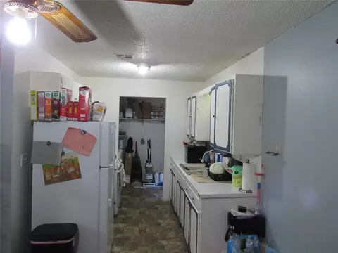 Kitchen - 625 E Main, Byars, OK 74831 photo 1 of 1