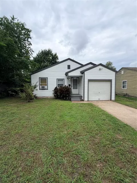 1441 Maple Dr, Midwest City, OK 73110
