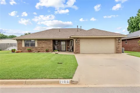 2100 Morgandee Ln, Weatherford, OK 73096