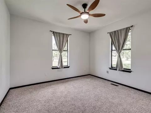 Bedroom - 1 Horseshoe Ln, Mcloud, OK 74851 photo 4 of 6