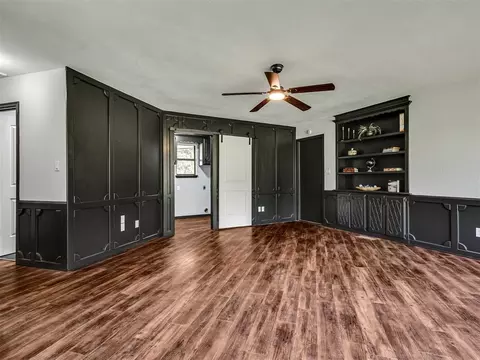 Living - 1 Horseshoe Ln, Mcloud, OK 74851 photo 6 of 7