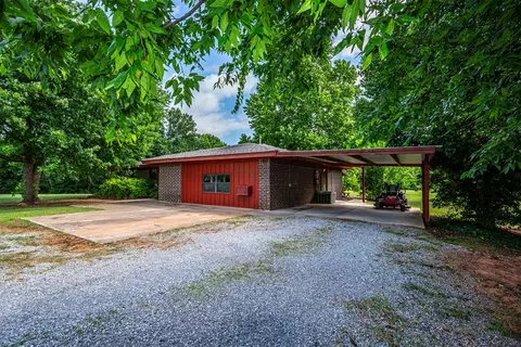 611 SE 22nd St, Newcastle, OK 73065