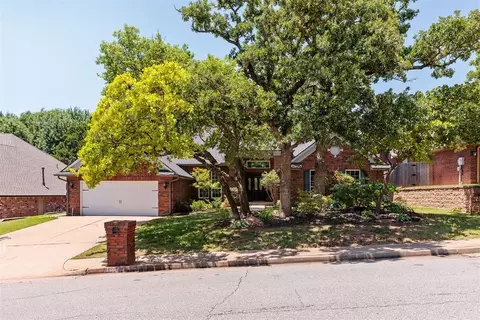 1009 Fox Hill Dr, Edmond, OK 73034