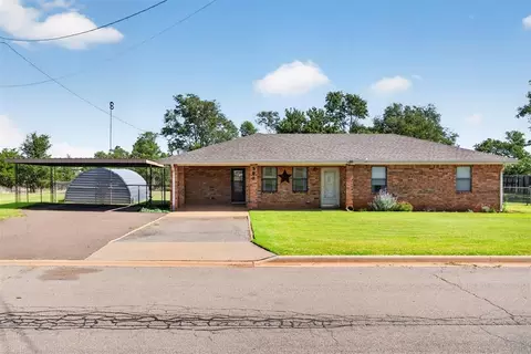 509 Cannon Dr, Sayre, OK 73662