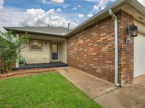 2541 Lynn Ln, Oklahoma City, OK 73120