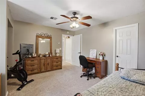 Bedroom - 319 E Cedar Dr, Tuttle, OK 73089 photo 5 of 7