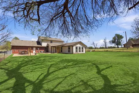Exterior - 319 E Cedar Dr, Tuttle, OK 73089 photo 4 of 7