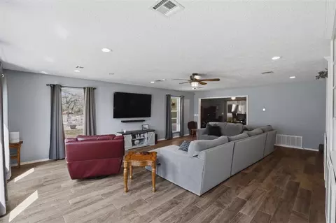 Living - 319 E Cedar Dr, Tuttle, OK 73089 photo 1 of 1