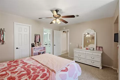 Bedroom - 319 E Cedar Dr, Tuttle, OK 73089 photo 3 of 7