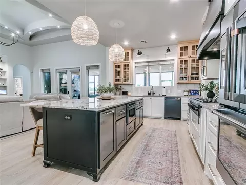 Kitchen - 4400 Rustic Trl, Moore, OK 73160 photo 5 of 9