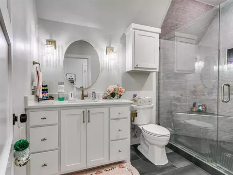 Bath - 4400 Rustic Trl, Moore, OK 73160 photo 6 of 6