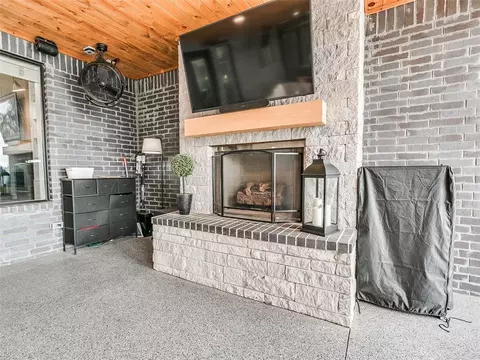 Exterior - 4400 Rustic Trl, Moore, OK 73160 photo 6 of 9