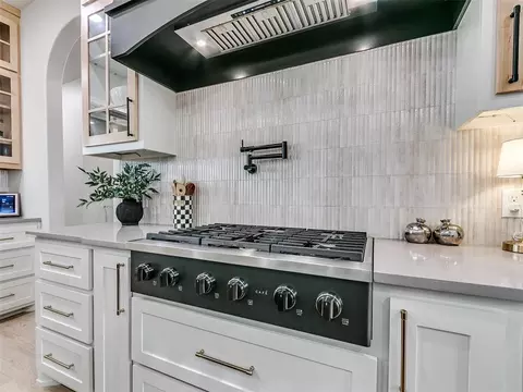 Kitchen - 4400 Rustic Trl, Moore, OK 73160 photo 7 of 9