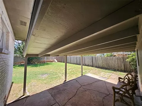 Exterior - 106 Cameron Dr, Altus, OK 73521 photo 2 of 3