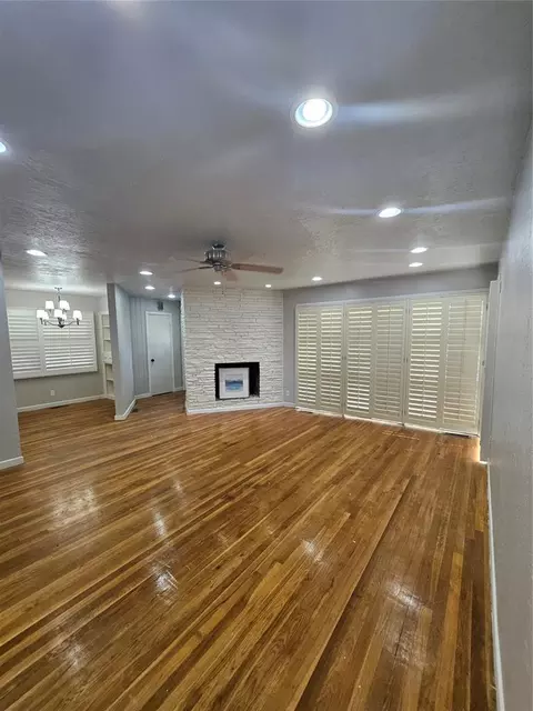 Living - 106 Cameron Dr, Altus, OK 73521 photo 1 of 2