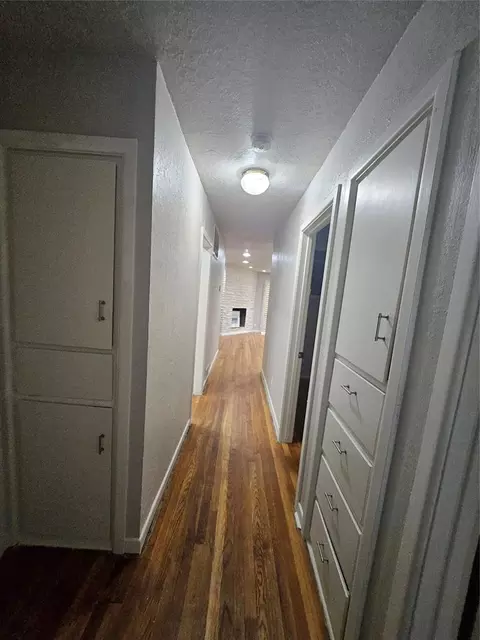 Entry Way - 106 Cameron Dr, Altus, OK 73521 photo 2 of 2