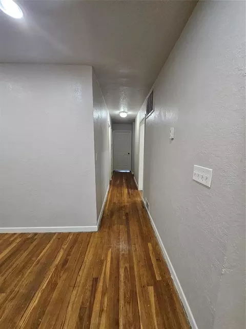 Entry Way - 106 Cameron Dr, Altus, OK 73521 photo 1 of 2